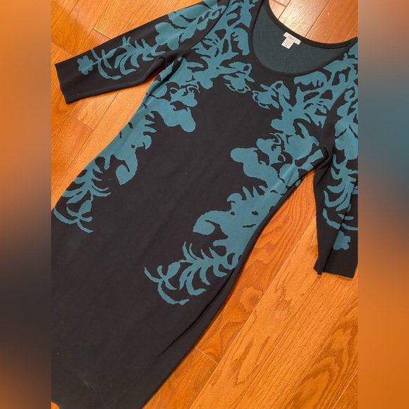 Beautiful Sweater Dress - Picture 1 of 4